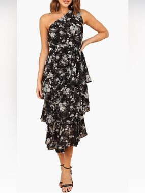 New! Petal & Pup Brigette Floral One-Shoulder Tiered Midi Dress Size Medium
